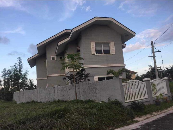 House and Lot For Sale in Laguna BelAir 4