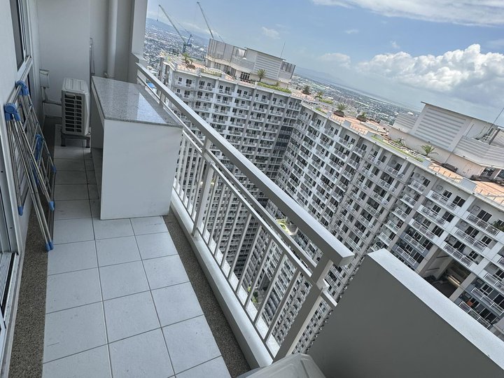 Furnished 2br Corner Unit with balcony plus parking at Lumiere Residences Pasig