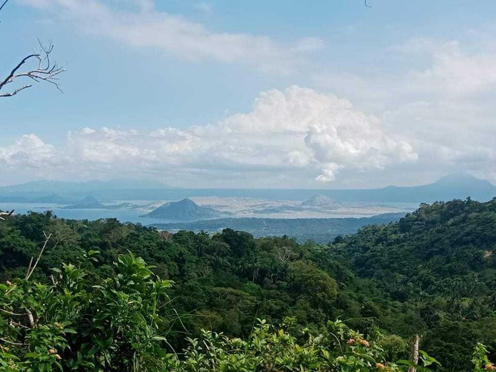 2.8 hectares Lot For Sale in Laurel Batangas Overlooking Taal