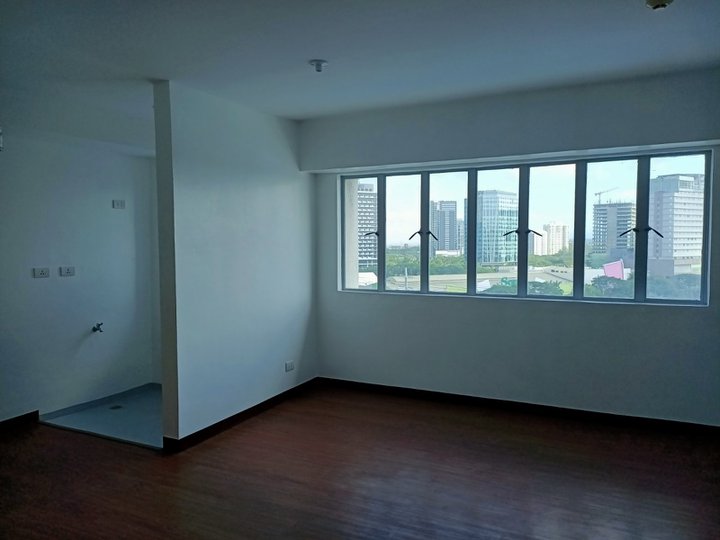 West Parc - 73.02 sqm 2-bedroom Condo For Sale in Filinvest, Alabang