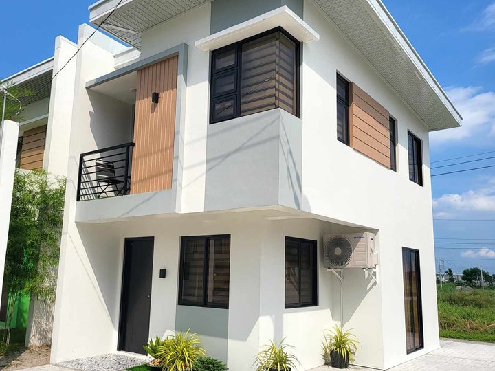 3-bedroom Single Attached House For Sale in Mabalacat Pampanga