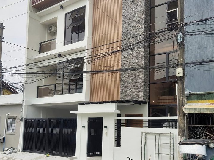 3-Storey Single-Detached House and Lot with MultiFunctional Jacuzzi