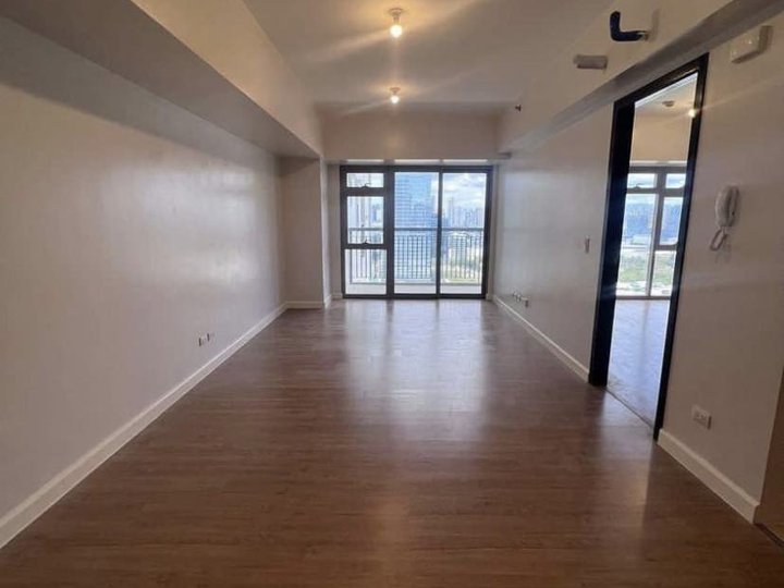 FOR SALE: Park Triangle Residences, 1 Bedroom Unit