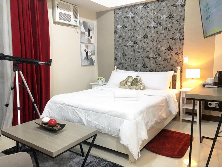 1br with parking in Quezon City, Gateway, Manhattan residences 4 SALE