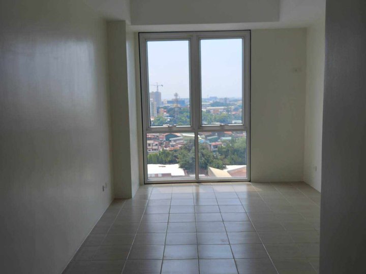 Condo For Sale in Pioneer Mandaluyong Metro Manila