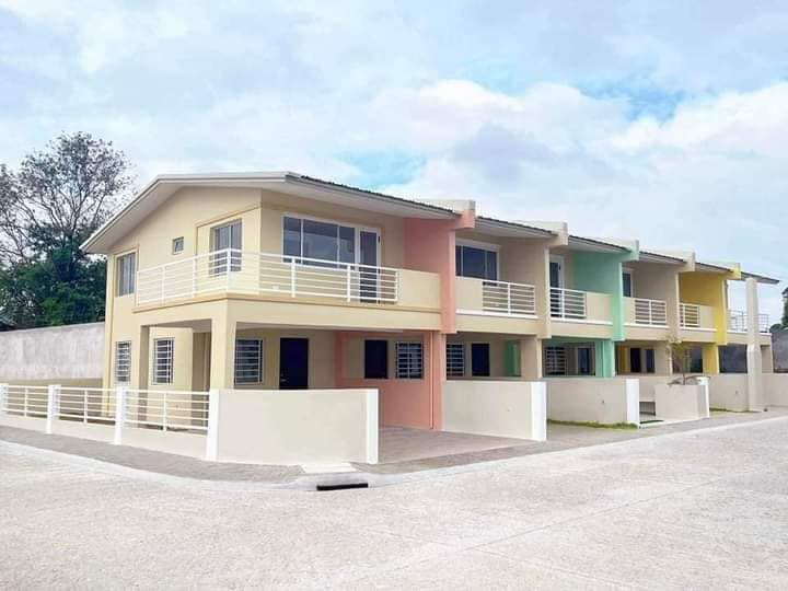 Complete finish affordable townhouse near SM Tanza,1 Ride to PITX