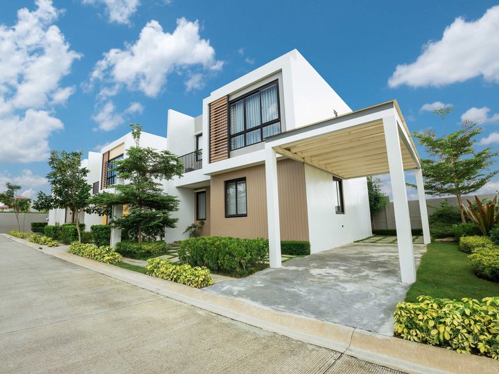 4-bedroom Single Attached Premium Living Home For Sale in Tanza Cavite