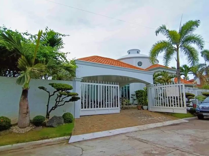 FOR SALE: FURNISHED MANSION  WITH SWIMMING POOL (3 Titles)