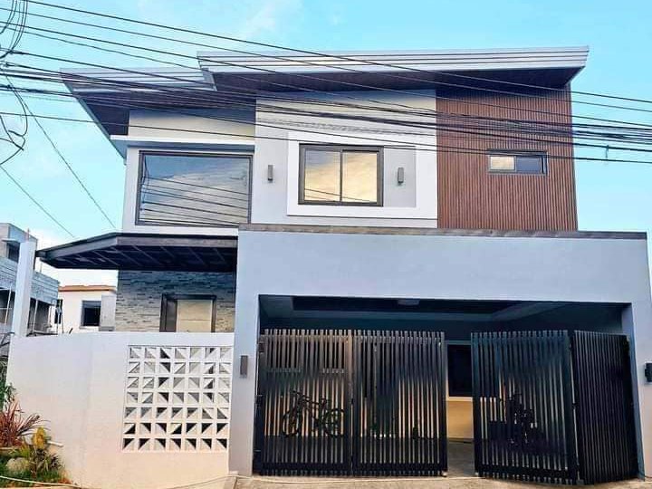 5-bedroom House For Sale in Angeles Pampanga