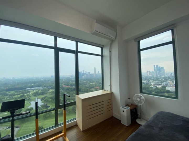 Beautiful 2 Bedroom Condo with Parking in Bellagio BGC for sale with magnificent rare view