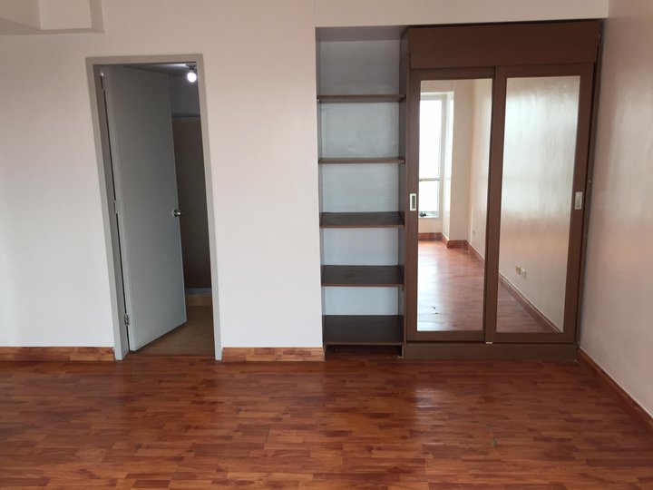 3 Bedroom Loft with Parking for Rent in East of Galleria, Ortigas