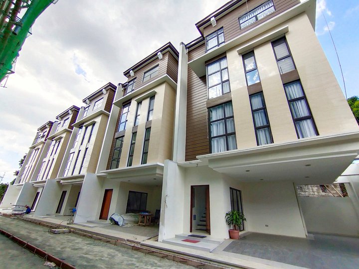 3 Bedroom w/ FamilyHall 4 Storey Townhouse for sale in Tandang Sora QC
