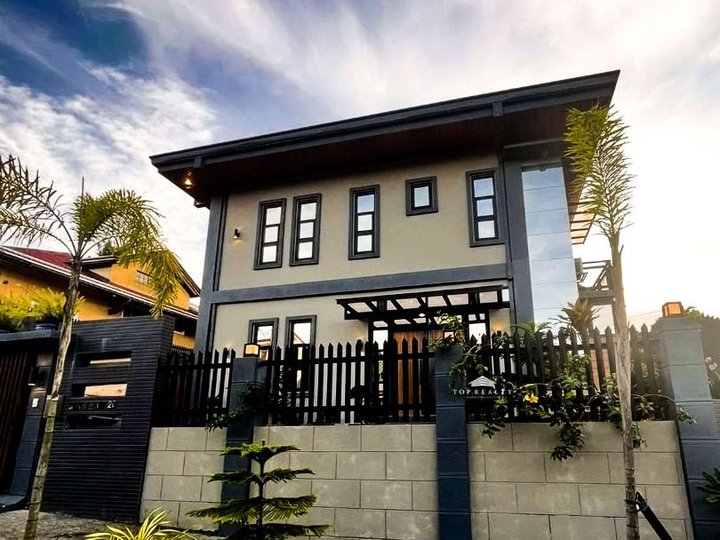 4BR Four Bedroom House and Lot  For Sale in Tagaytay Country Homes