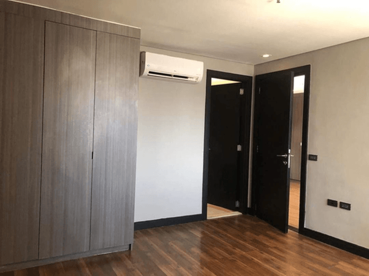 1BR Condo Unit for Sale in F1 Hotel Condominium Taguig City