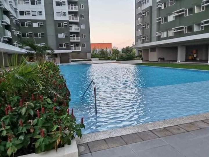 Rush 3 br condo with balcony rent to own near St.Lukes BGC