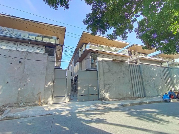 Luxury 6 Bedroom House and Lot for Sale in New Manila