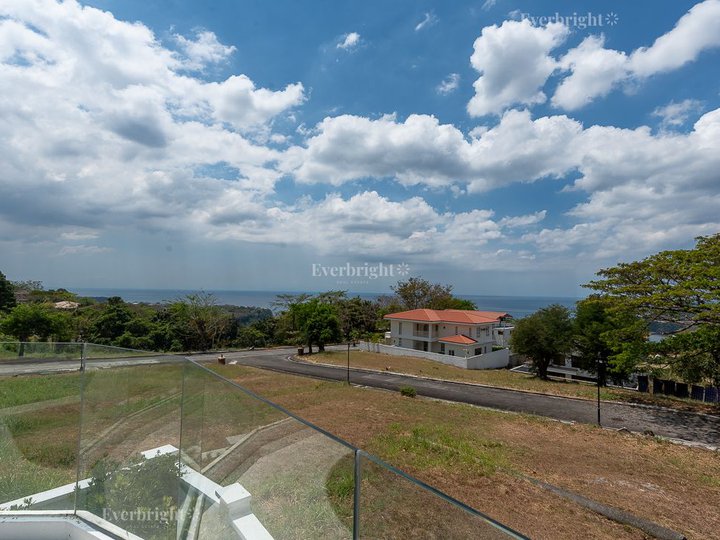 5BR House and Lot For Sale - Terrazas de Punta Fuego