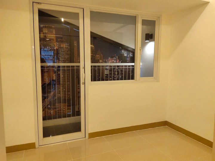 NO SPOT DOWNPAYMENT 1 br pre-selling Red Residences in Makati City