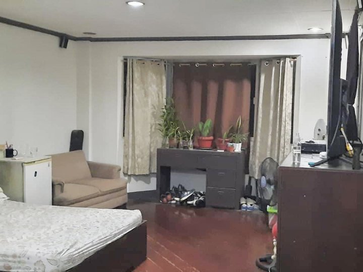 3 Bedroom Townhouse For Sale in Kapitolyo Pasig Near Capitol Commons