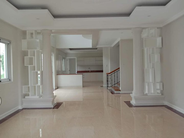 Sigle Detached House for Sale House in Alabang Muntinlupa