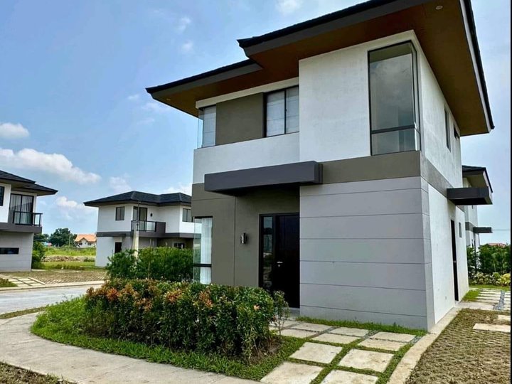 3-bedroom Single Detached House For Sale in Clark Angeles Pampanga