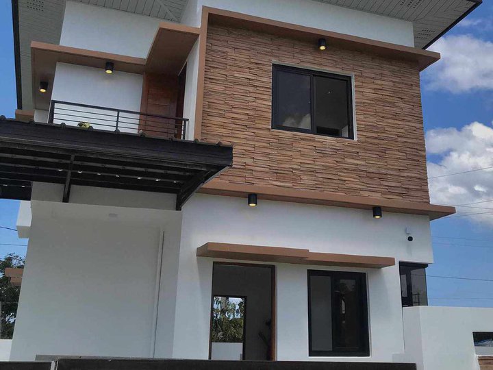 3-bedroom Single Detached House For Sale in San Juan Batangas