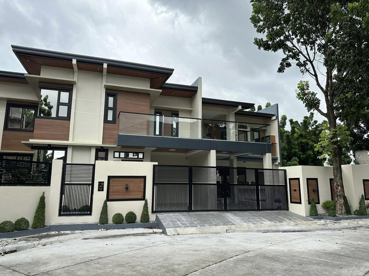 5-bedroom House For Sale in Mabalacat Pampanga