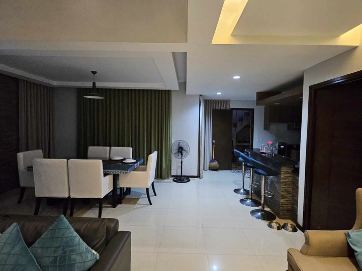 5-bedroom Single Detached House For Sale in Greenwoods Pasig