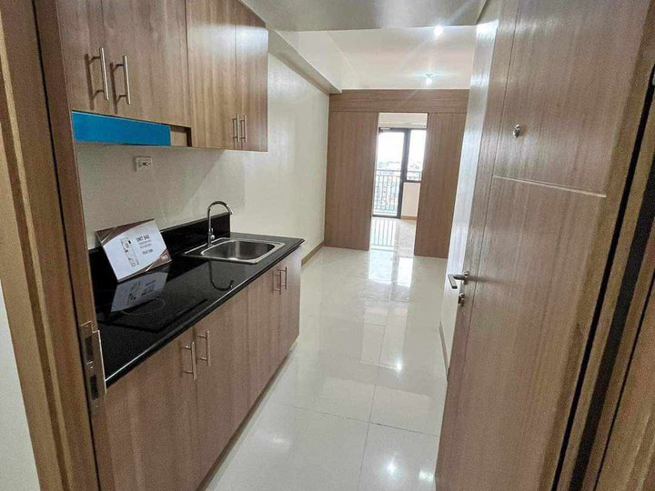 26.47 sqm 1-bedroom with Balcony Condo for Sale in Makati Metro Manila Near Waltermart