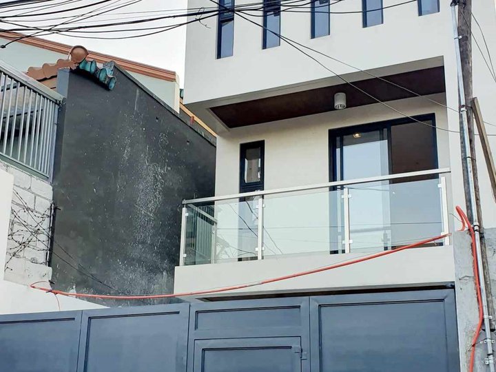 4-bedroom Single Detached House For Sale in San Juan Metro Manila