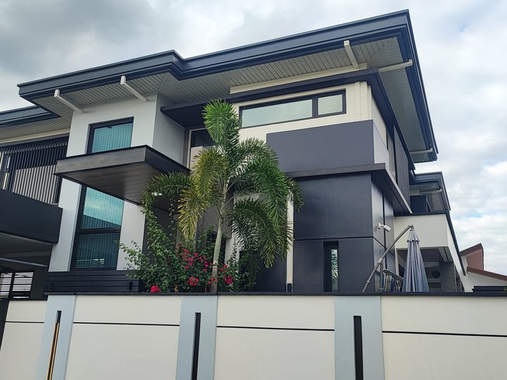 44-bedroom Single Detached House For Sale in Angeles Pampanga