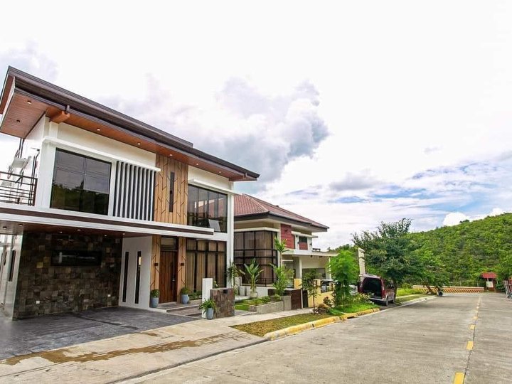 5 Bedroom Fully furnished House and Lot with Pool- Talisay City, Cebu