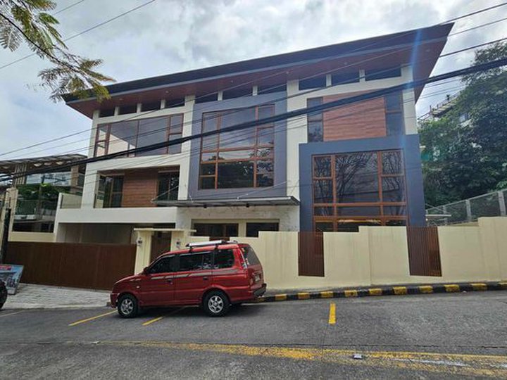 6-bedroomBrand New 3 Storey House For Sale in Commonwealth