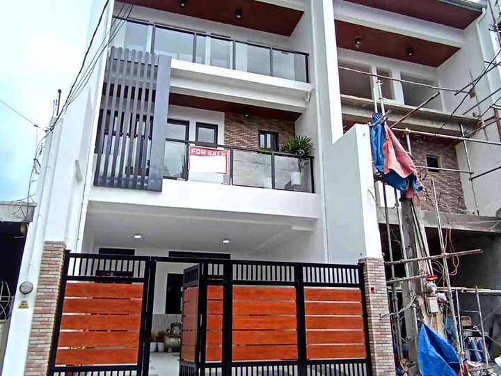 4-bedroom Townhouse For Sale in Teachers Village Diliman Quezon City
