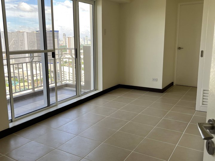 Briton 2 bedroom corner unit for sale