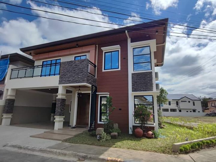 Furnished Modern Rustic 5-bedroom House For Sale in Angeles Pampanga