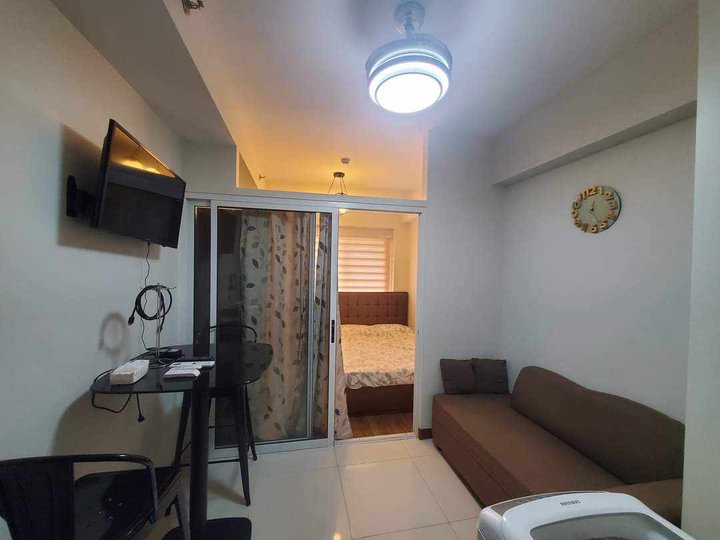 FOR SALE 1BR BRIO Tower in Makati By DMCI