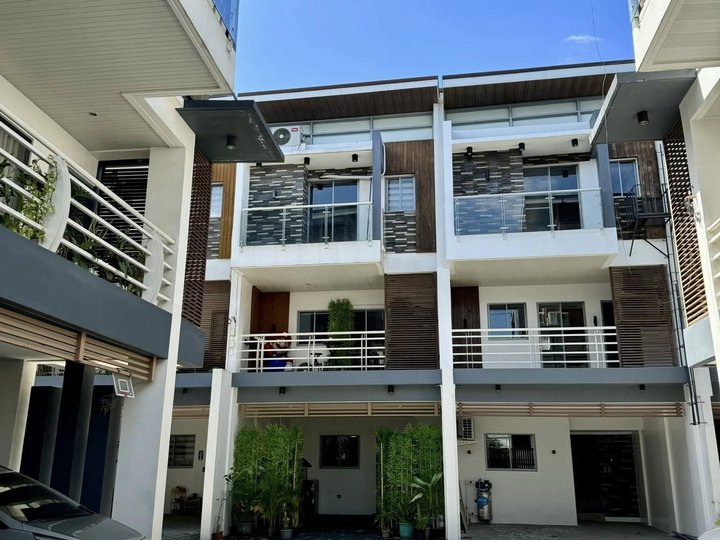 Pre-owned Quezon City Townhouse Rush Selling (Congressional Ave / Tandang Sora)