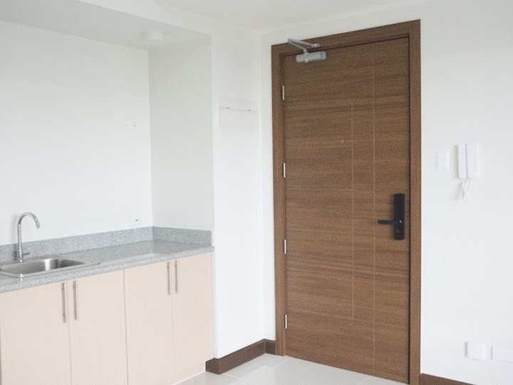 2br w/ parking quantum residences near libertad cartimar lrt buendia