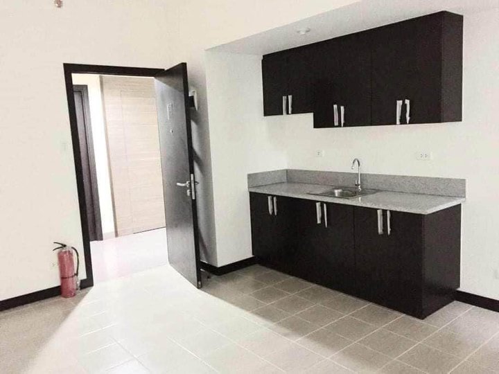Rent to own condo in San Lorenzo Place 28.5 sqm 1bed-room Ready for Occupancy
