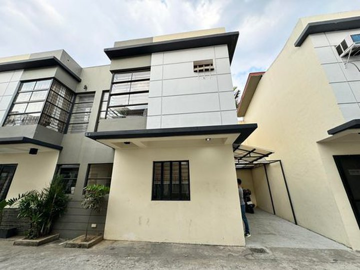 2 Bedroom, Townhouse For Sale in Quezon City / QC Metro Manila