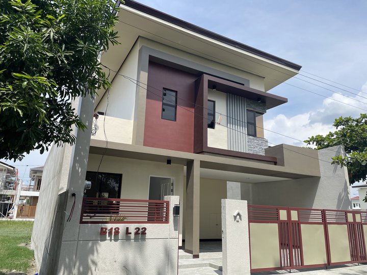 BRAND-NEW  HOUSE AND LOT FOR SALE IN THE GRAND PARKPLACE IMUS CAVITE