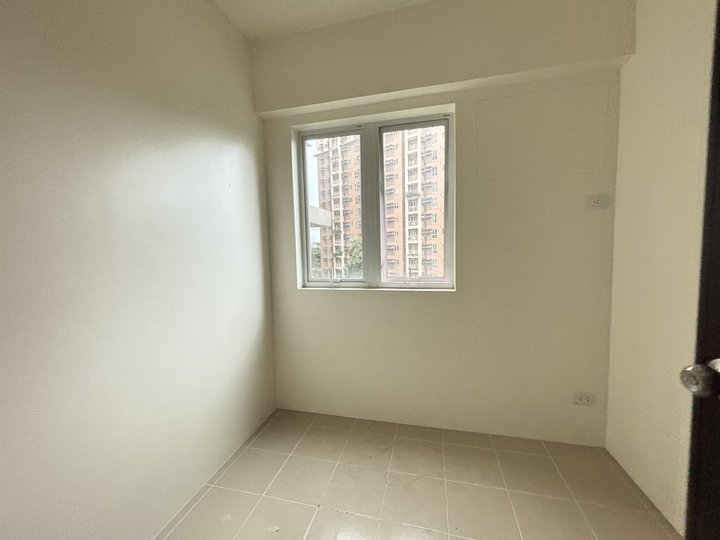 CONDO NEAR BGC 2 BEDROOM with BALCONY 25,000 monthly