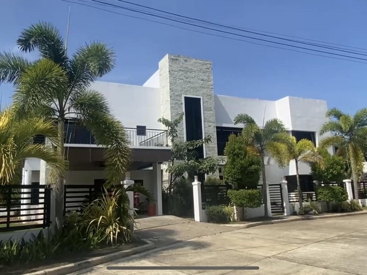 Modern Fairway House For Sale in Pueblo Golf Estates, Cagayan de Oro