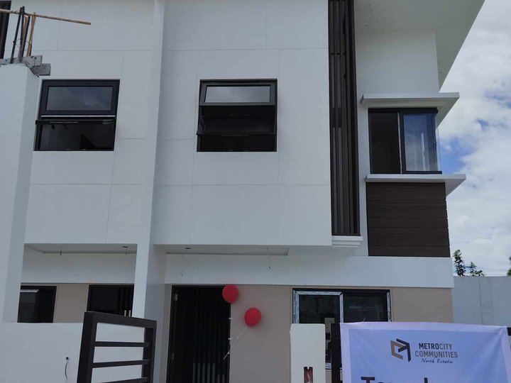 Pre-selling 3-bedroom Townhouse For Sale in Caloocan City