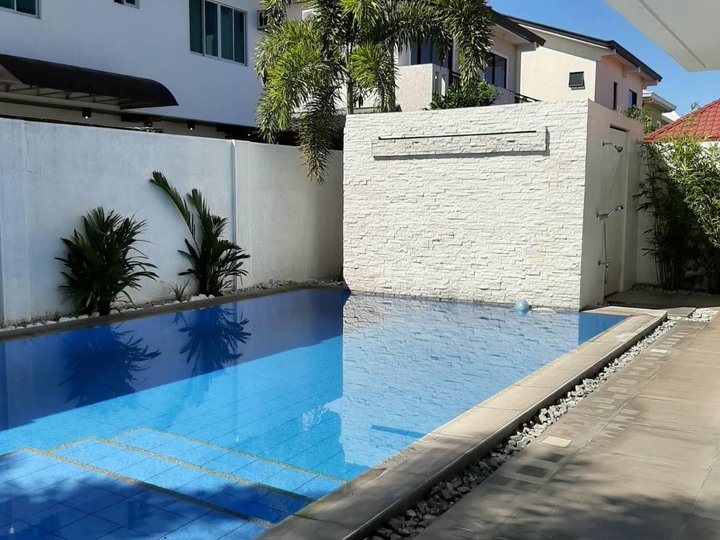 5-Bedroom House For Sale in Angeles Pampanga