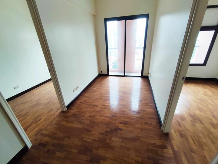 2 bedroom rent to ow condo in makati city