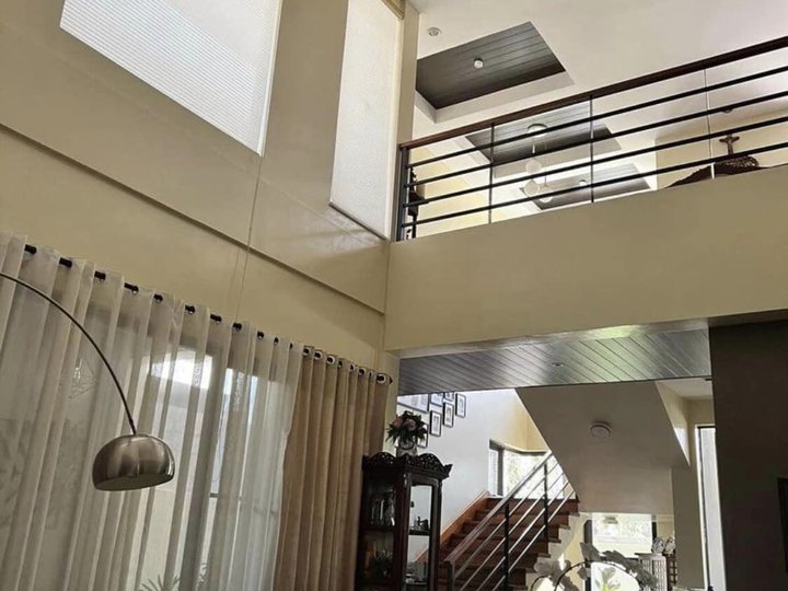 5-bedroom Single Detached House For Sale in Quezon City / QC