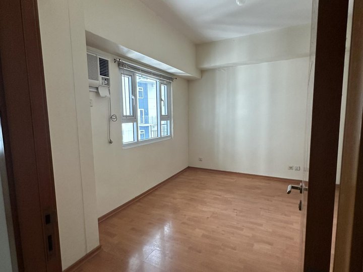 FOR SALE FORECLOSED One Bedroom CONDO The Trion Towers BGC Taguig