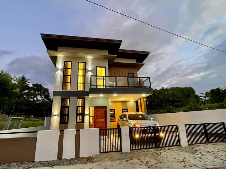 4-bedroom Single Detached House For Sale Lipa Royale in Lipa Batangas